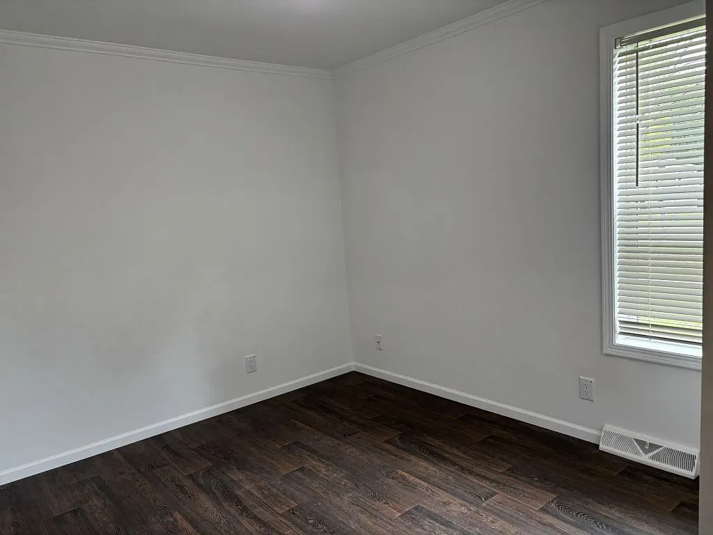 3 bed, 2.0 bath, 1352 sqft, $1,900 — Photo 4