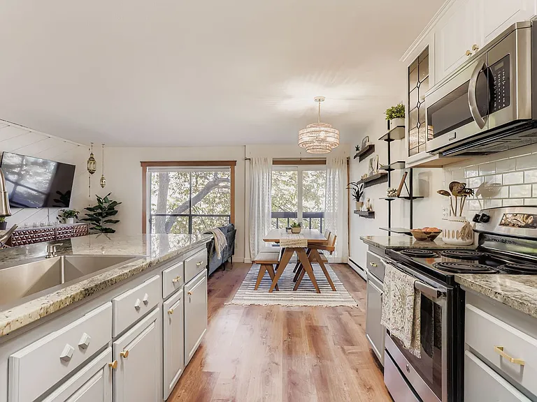827 Maxwell Ave #H — Photo 2