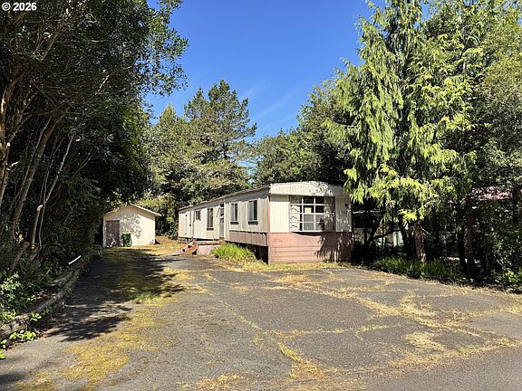 2nd image of 1600 Rhododendron Dr Space 113