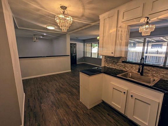 4th image of 612 Sunset Ln