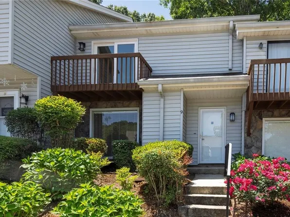 9 Fairway Dr NW, Kennesaw, GA 30144