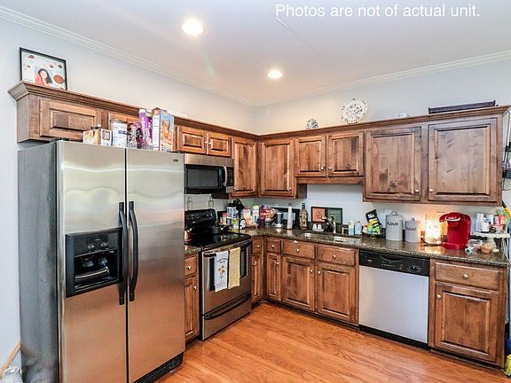 2nd image of 115 Orleans Oaks Ln