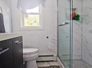 245 E 17th St, Huntington Station, NY 11746