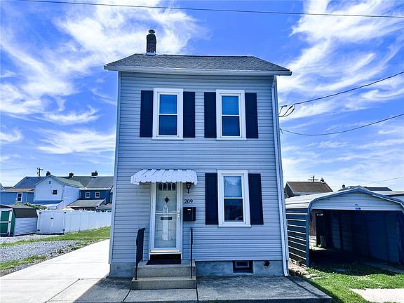 2nd image of 209 Middle St