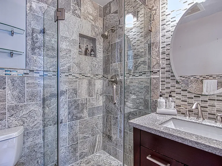 2272 S Garfield St — Photo 26