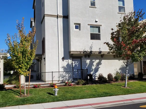 2658 Cleat Ln #16, Sacramento, CA 95818