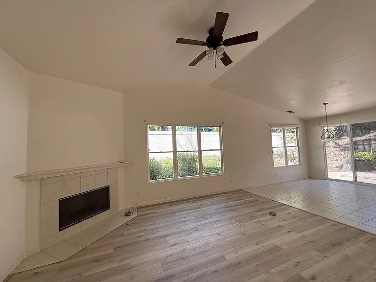 557 Plaza Del Cid — Photo 6