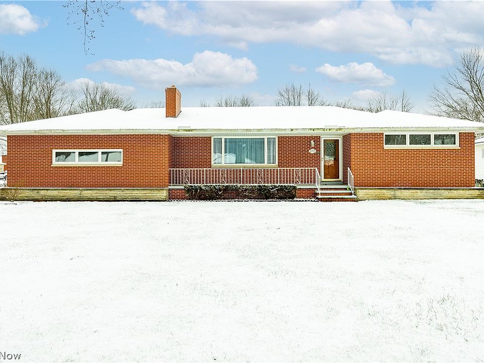 1st image of 39555 Carol Ln