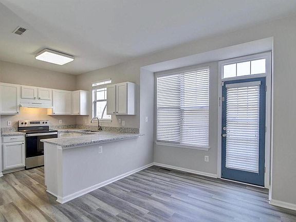 5th image of 3938 Hartlake St
