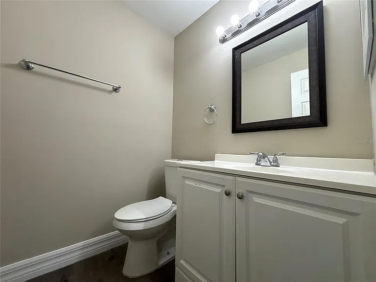 504 Blackbird Ln — Photo 18