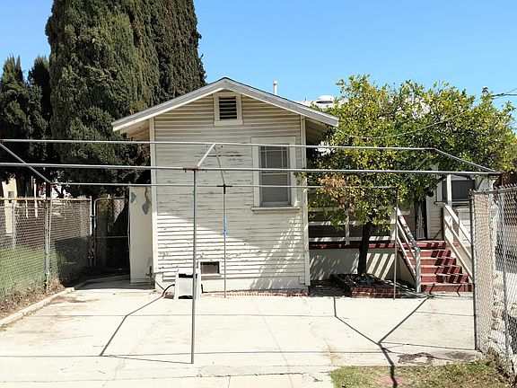 5th image of 2320 Loy Ln