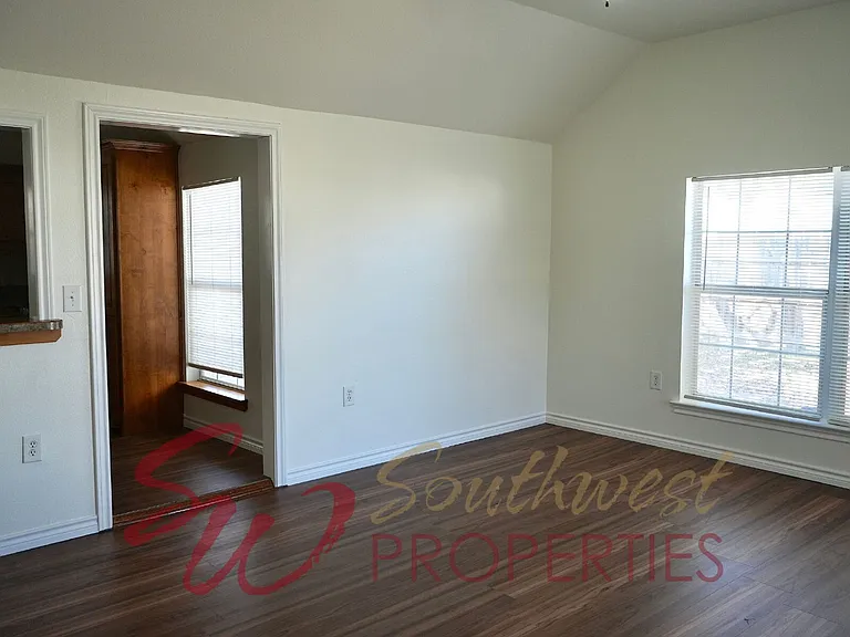 1590 N Race St — Photo 3