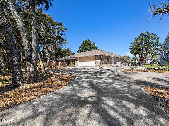 3rd image of 3203 John Anderson Dr