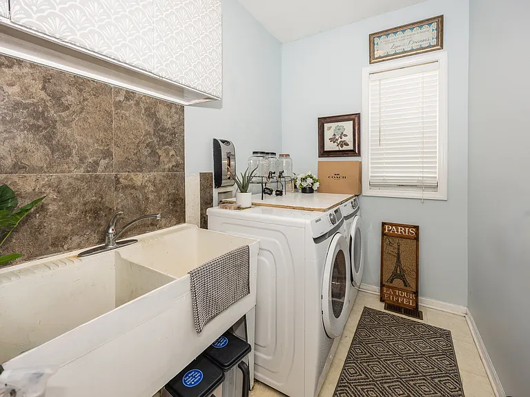 5889 Pebblestream Dr — Photo 24