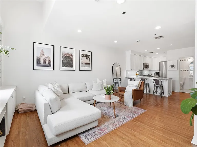 814 Willow Ave #5LF — Photo 6