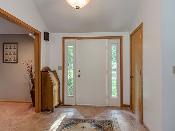3rd image of 5116 Huntington Dr