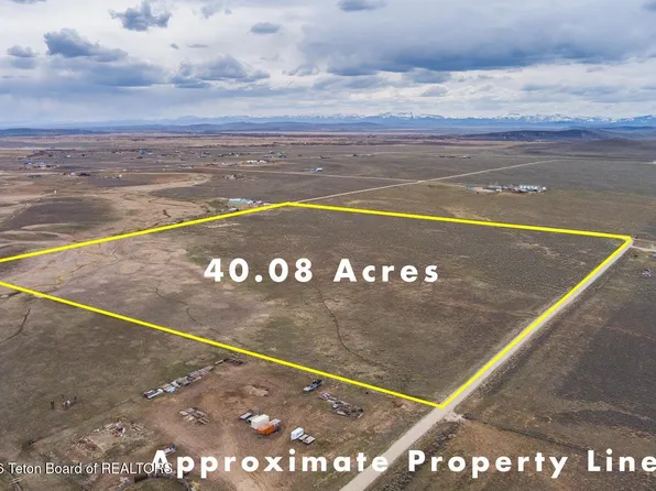 305 Snowmobile Ln, Pinedale, WY 82941