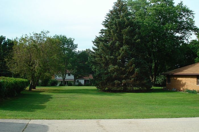 2nd image of 8215 W Whitaker Ave