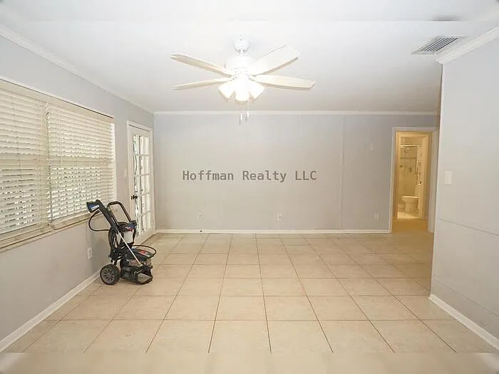 207 N Gomez Ave — Photo 6