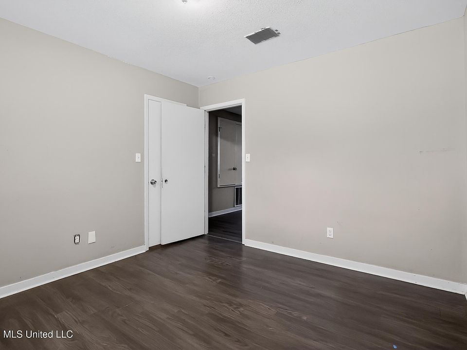 25th image of 2386 Breckinridge Rd