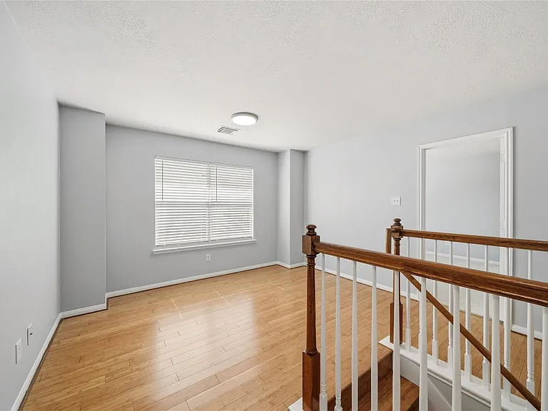 7027 Waveland Dr — Photo 18