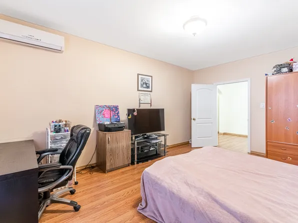 3817 Oceanic Avenue image 18 of 37