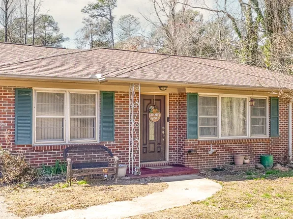 3064 W Currahee St, Toccoa, GA 30577