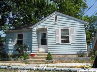 932 Vanada Dr, Toms River, NJ 08753
