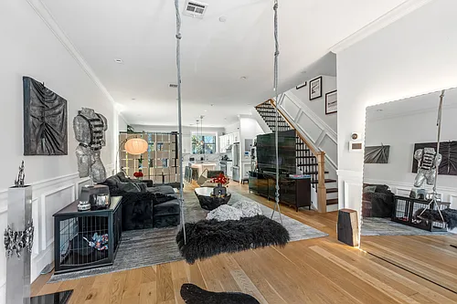 586 Quincy St #2 Photo 1