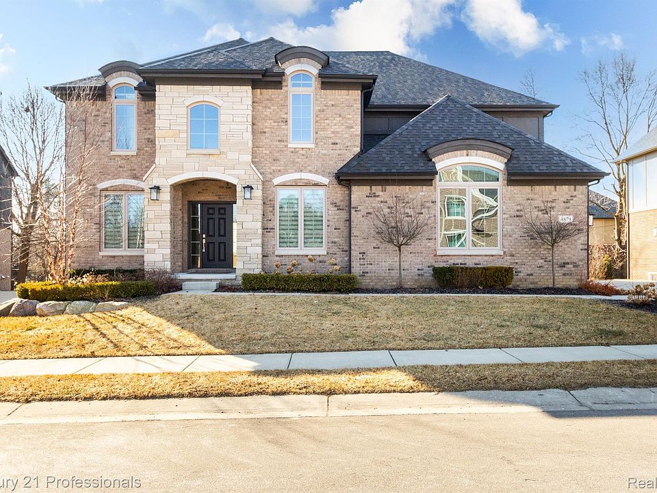 1st image of 4879 Park Manor Dr