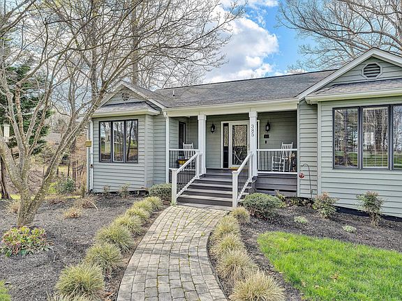 4th image of 385 Cross Harbor Dr