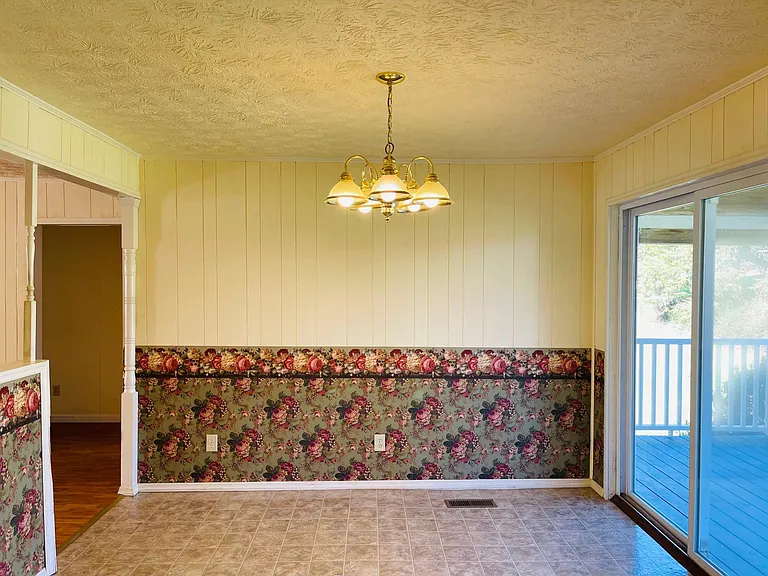 Dining Room - Exit to Deck