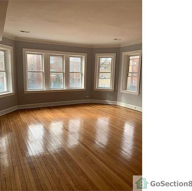 7933 S Essex Ave APT 2, Chicago, IL 60617 | Zillow