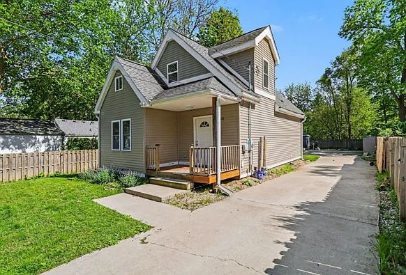3 bed, 1038 sqft, $700 — Photo 2