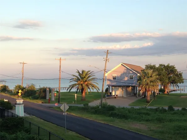 1578 Railroad Ave, San Leon, TX 77539