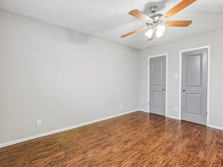 Lamar Place Apartments — Photo 75