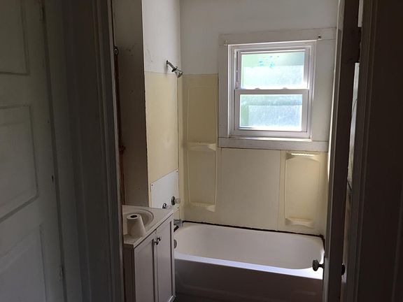 5th image of 8411 Denison Ave