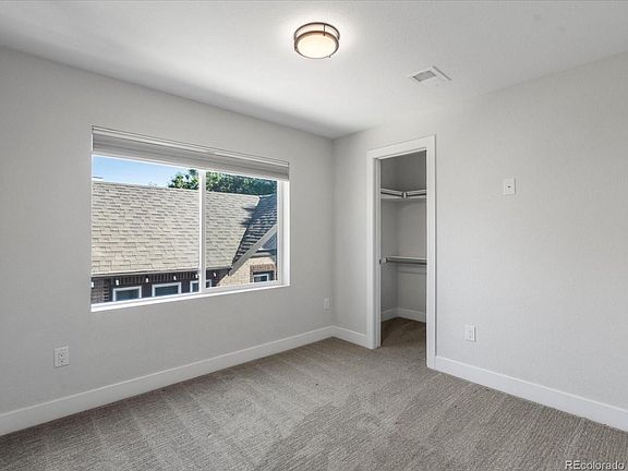 5th image of 1463 Perry St