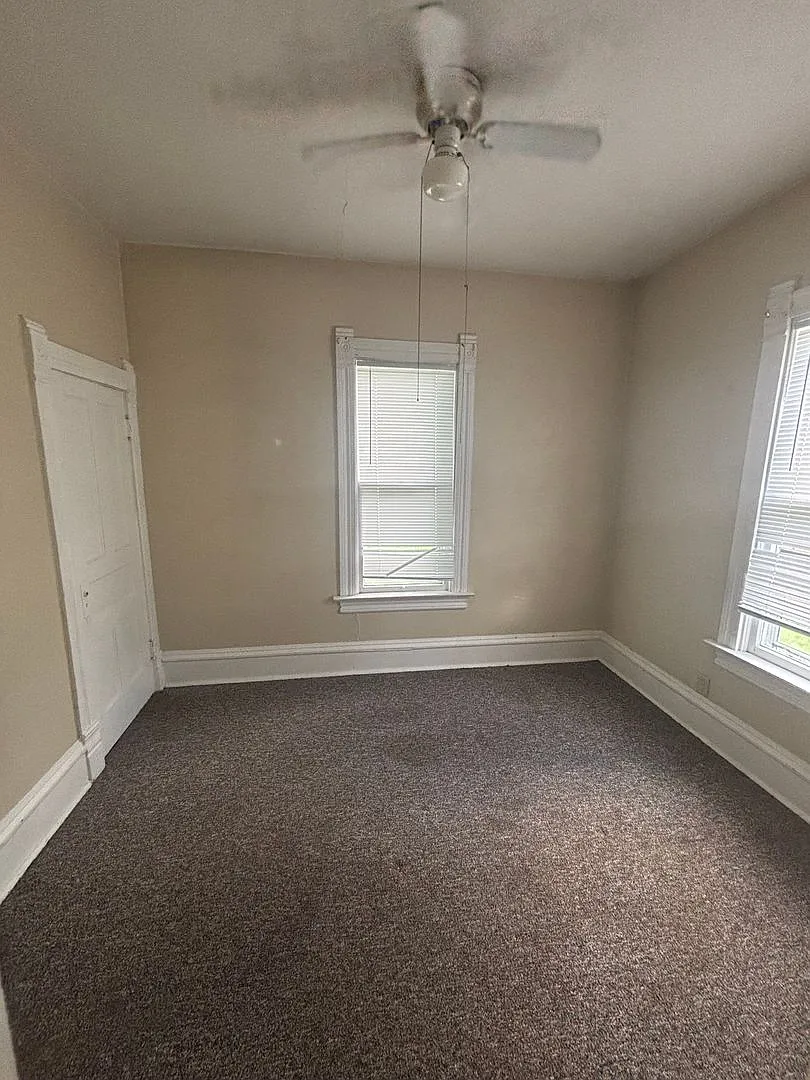 Walnut St 2403 — Photo 3