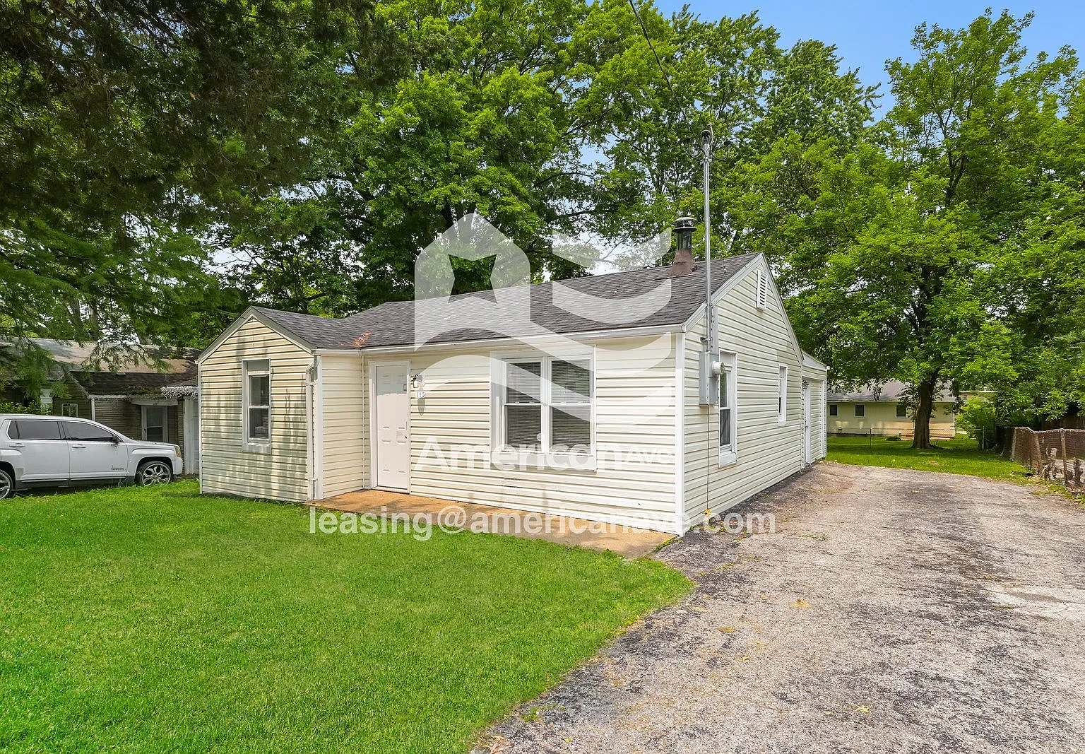 3 bed, 1.0 bath, 1180 sqft, $1,475 — Photo 2