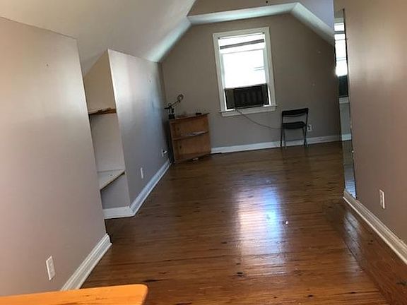 Upstairs no furnature