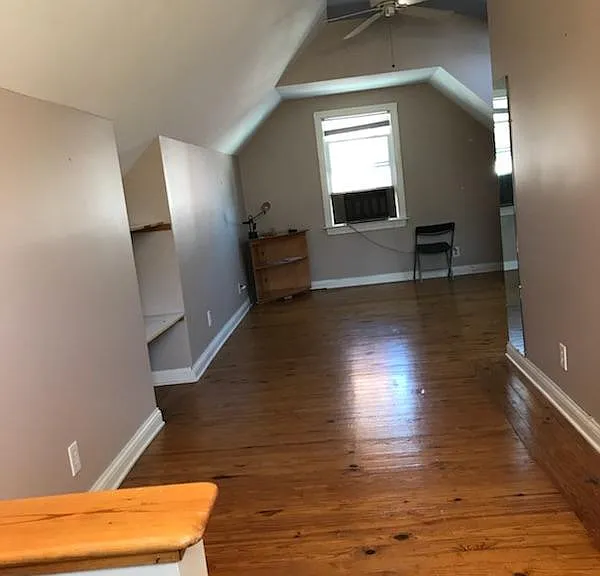 Upstairs no furnature