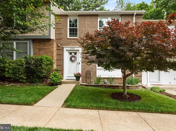 2303 Middle Creek Ln, Reston, VA 20191