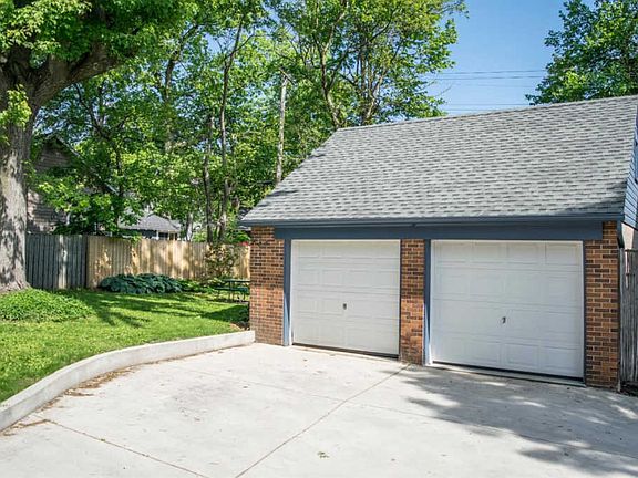 2nd image of 616 Pauline Blvd