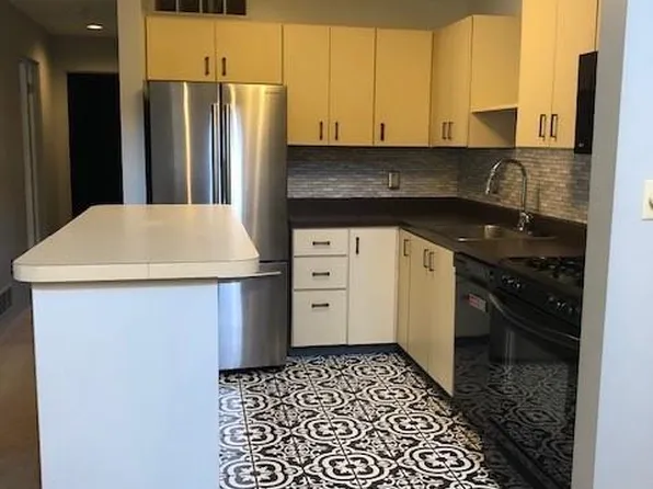 1212 Kenzie Dr, Pittsburgh, PA 15205