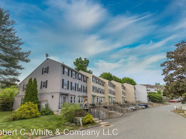 23 Rising Trail Dr, Middletown, CT 06457