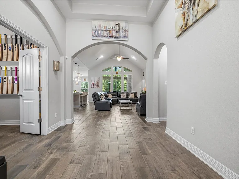 3013 Chalice Well Dr — Photo 5