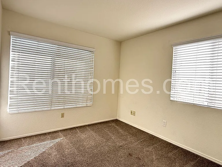1553 Palomar Dr — Photo 14