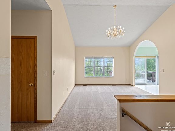 4th image of 4420 W Huntington Ave