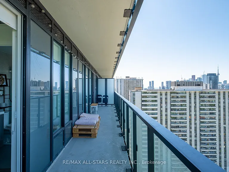 575 Bloor St E #2302 — Photo 21